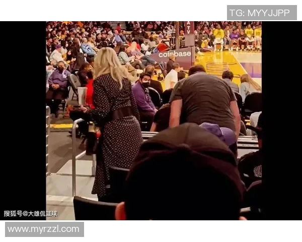 桑托斯与瓦斯激战正酣比分揭晓引发球迷热议与期待